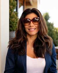 Angelica Rios, Realtor serving Peachtree City, Georgia